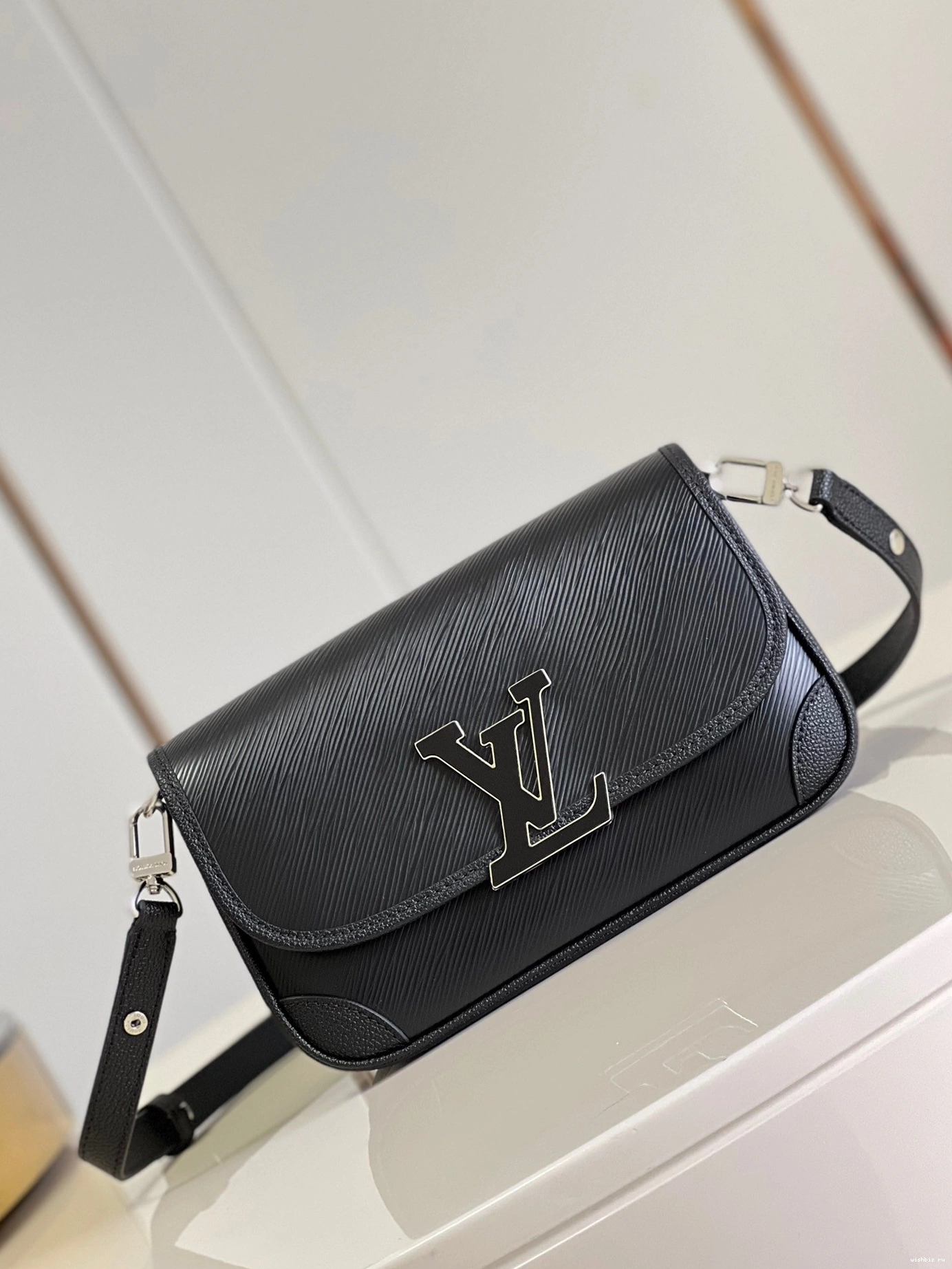 WIS LOUIS BUCI VUITTON 0909